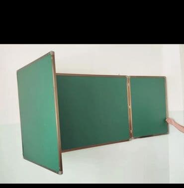 Меловая доска зеленого цвета с разметкой, подходящая для письма мелом