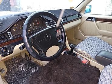 Mercedes-Benz: Mercedes-Benz 220: 1993 г., 2 л, Механика, Бензин, Седан — 1