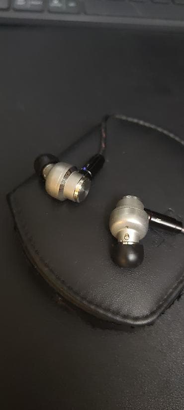Аудиотехника: Проводные внутриканальные наушники JVC Drop (серия HA-FDX1 dual — 1