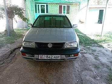 хунчи авто: Volkswagen Vento: 1993 г., 1.8 л, Механика, Бензин, Седан — 1