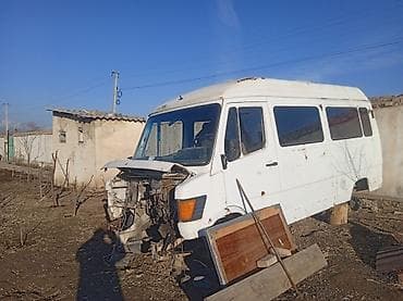 Микроавтобус Mercedes-Benz T1 (старый кузов “Bremer Transporter”)