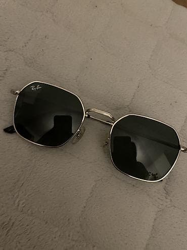 Солнечные очки Ray-Ban из Италии - Геометрическая форма линз at lalafo.kg Солнечные очки Ray-Ban из Италии - Геометрическая форма линз