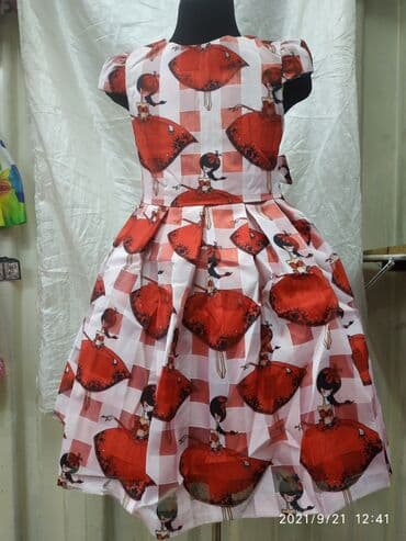 нарядное платье на девочку: Детское платье, цвет - Красный, Новый — 1