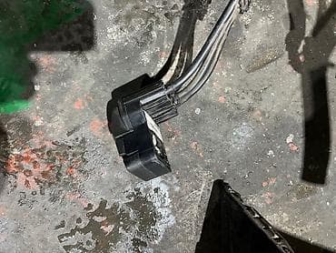 Клемма/жгут плюсового провода аккумулятора Kia K5 (JF), двигатель — 1