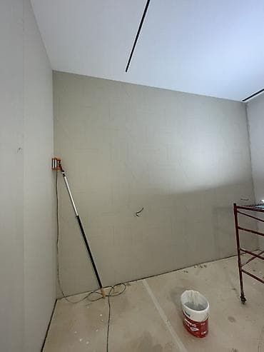 Декоративная стена с геометрическим рельефом - Материал