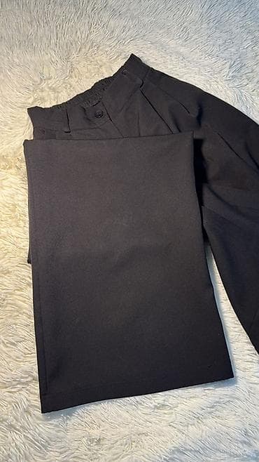 Классические черные брюки палаццо прямого кроя.РАЗМЕР S-M тянется цена — 2
