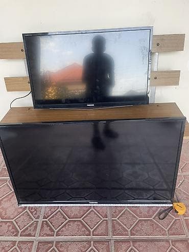 Телевизоры Toshiba — два размера. - Модель 1: диагональ около 32" — 1
