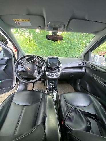 2 8: Chevrolet Spark: 2016 г., 1 л, Бензин, Хэтчбэк — 9