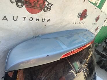 карнивал запчасти: Задний спойлер Kia 2011 г., Б/у, Оригинал — 1