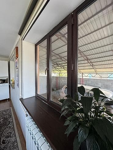 продаю дом ала тоо 1: Продаю дом 3 уровня! Расположен район Пишпек, пересечение — 7