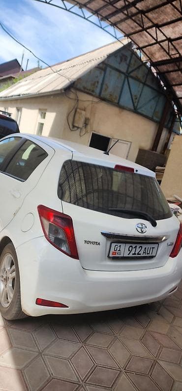 тойота ярис гибрид: Toyota Yaris: 2014 г., 1.3 л, Автомат, Бензин, Хэтчбэк — 6