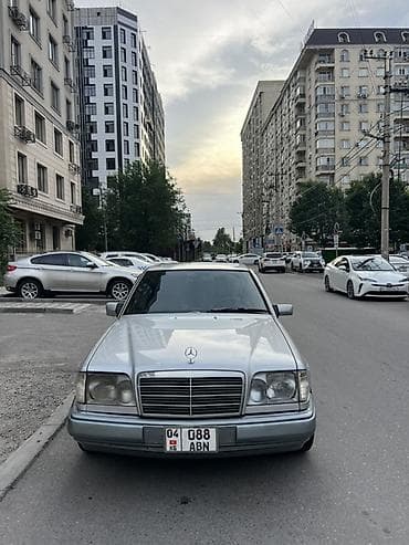 бар авто: Mercedes-Benz W124: 1994 г., 2.2 л, Автомат, Бензин, Седан — 4