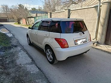 saturn sc: Toyota Ist: 2002 г., 1.3 л, Автомат, Бензин, Хэтчбэк — 4