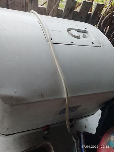 пк комп: Накопительный водонагреватель Объем бака: 30 л, Ariston, Регулятор температуры, Б/у — 1