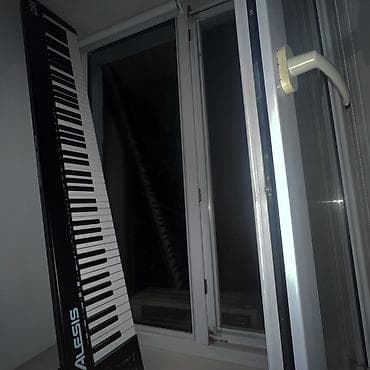 Синтезаторы: Продаю синтезатор alesis 88q
(только синтезатор) — 1