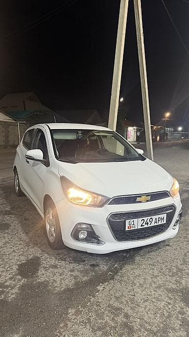 Chevrolet Spark: 2016 г., 1 л, Автомат, Бензин, Хэтчбэк