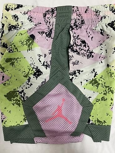 Шорты: Шорты Jordan Standard Fit (L) - Легкие спортивные шорты с ярким — 2