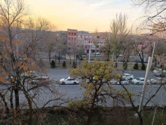 купить квартиру в бишкеке без посредников: 3 комнаты, 54 м², Хрущевка, 4 этаж — 9