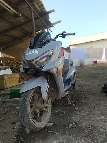 Макси-скутер 180 куб. см, Бензин, Б/у