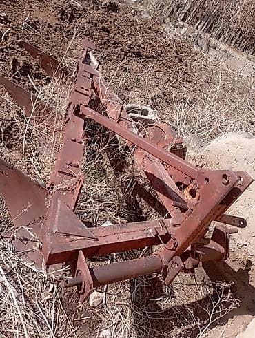 Навесной плуг для трактора - Тип: корпусный плуг, навесной, под