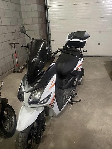 очень дешево: Продам мопед (скутер) 150 кубов Продаю мопед объёмом 150 куб.см, едет — 1