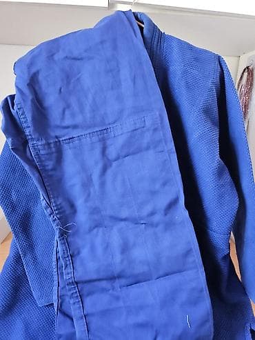 Турники и брусья: Кимоно (кэйкоги) для дзюдо/дзюдзюцу два костюма размеры указаны на — 4