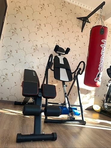 Тренажер для пресса и спины, позволяющий выполнять упражнения для