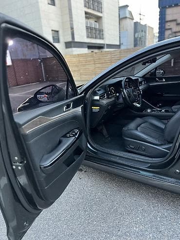 бизнем: Kia K5: 2020 г., Седан — 5