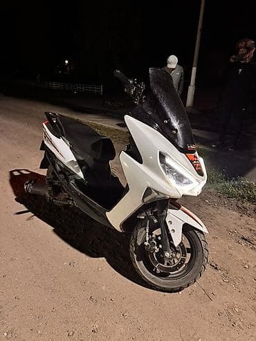 Мототехника: Скутер/максискутер городского класса - Кузов: белый с контрастными — 2