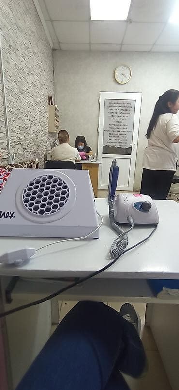 Сулуулук салондору үчүн жабдуулар: Аренда маникюрный стол, график 5/2 с понедельника- пятница — 2