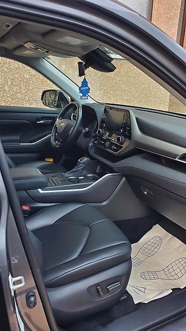 машина в росрочку: Toyota Highlander: 2021 г., Гибрид, Кроссовер — 6