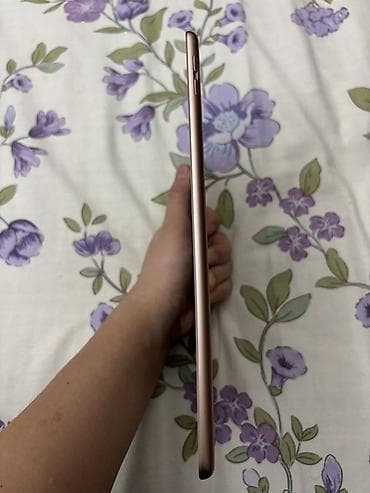 Apple iPad -6 2018 (золотистый) - Диагональ экрана 9.7" с кнопкой