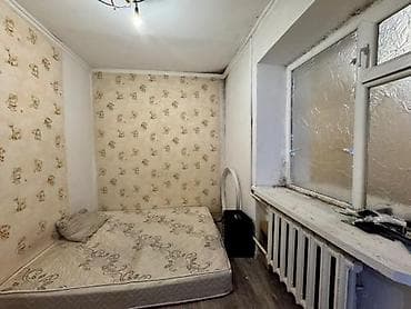 по ворошилова: 3 комнаты, 49 м², Таатан ТЦ Индивидуалка, 1 этаж — 4