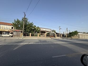 парковка резка: Коммерческий объект с фасадом на оживлённую магистраль. - Формат — 1