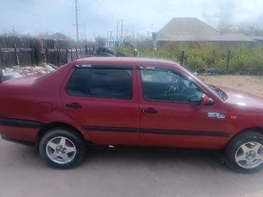 volkswagen toureg: Volkswagen Vento: 1992 г., 1.8 л, Седан — 3