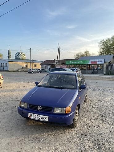 Volkswagen Polo: 1995 г., 1.3 л, Механика, Бензин, Хэтчбэк