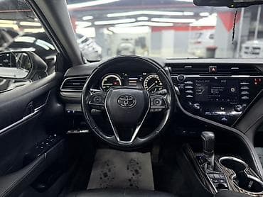 c4 a6: Toyota Camry: 2018 г., 2.5 л, Автомат, Гибрид, Седан — 7