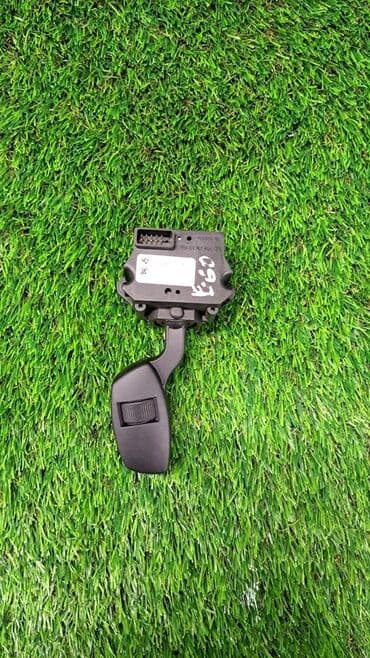 e61: Подрулевой переключатель BMW 5 E60 E61 Номер 6 924 —-107 Состояние — 5