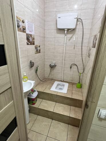 куплю коммерческую недвижимость с арендаторами: Продаю помещение от собственника на пересечении Боконбаева - — 10