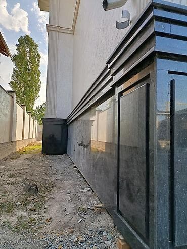 Облицовка фасада и крыльца натуральным камнем (гранит) Описание: -