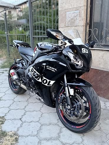 кызыл кия кыз: Спортбайк Honda, 1000 куб. см, Бензин, Чоңдор үчүн, Колдонулган — 1