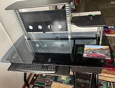 Продаю стол для компьютера ноутбука