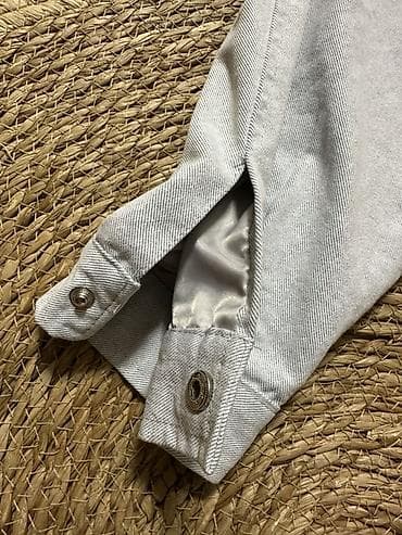 стильная куртка на весну: Светло‑серо голубая укороченная куртка BOILING Носила 3 раза, очень — 3