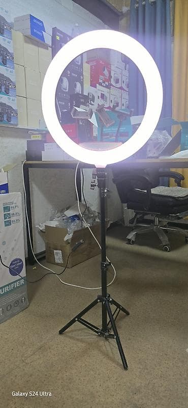 Кольцевая LED‑лампа RL‑18 с напольным штативом Основные возможности