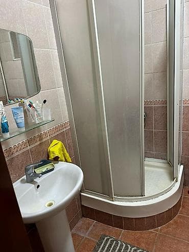 снять дом на 3 дня: Сдаётся 3х этажный дом со всеми удобствами и бытовой техникой. район — 5