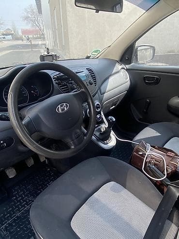 хечбек: Hyundai i10: 2008 г., Бензин, Хэтчбэк — 6