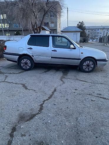 скутер с: Volkswagen Vento: 1992 г., 1.8 л, Механика, Бензин, Седан — 4