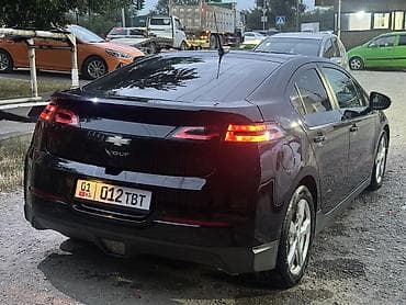 электромоил: Chevrolet Volt: 2012 г., Гибрид, Хэтчбэк — 6