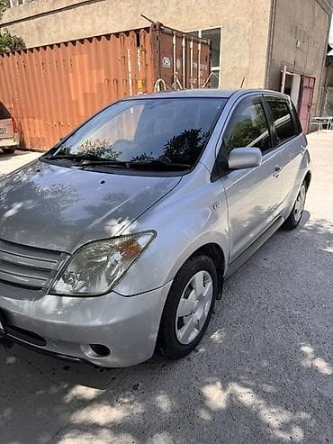 Продаю Toyota ist Год выпуска 2003 Объем двигателя 1.3 vvt-I Бензин — 1