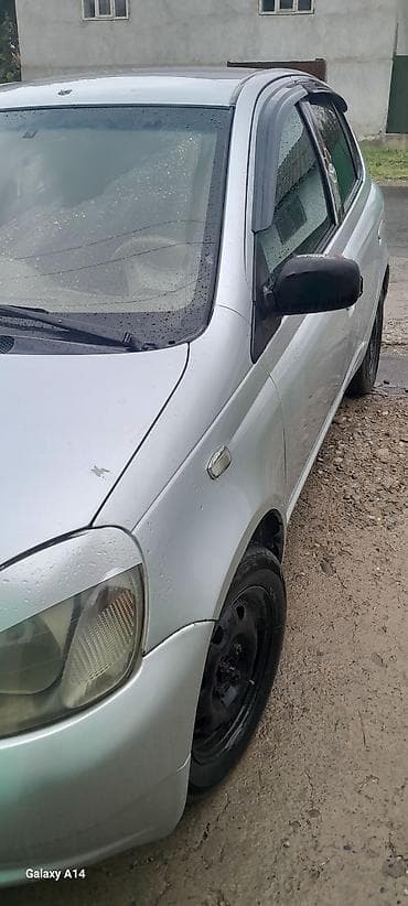 обмен ниже классом: Toyota Vitz: 1998 г., Механика, Бензин, Хэтчбэк — 3